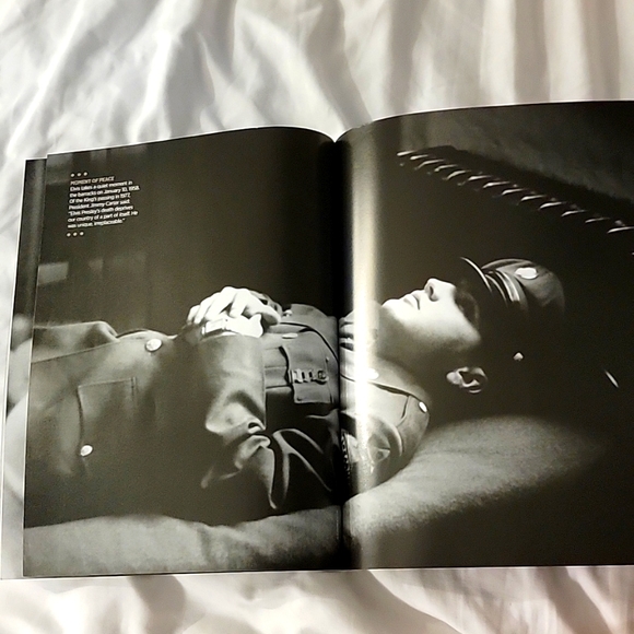 Special NewsweekEdition. ELVIS. His Life in Photos. 80 Years of the King of Rock - Picture 10 of 11